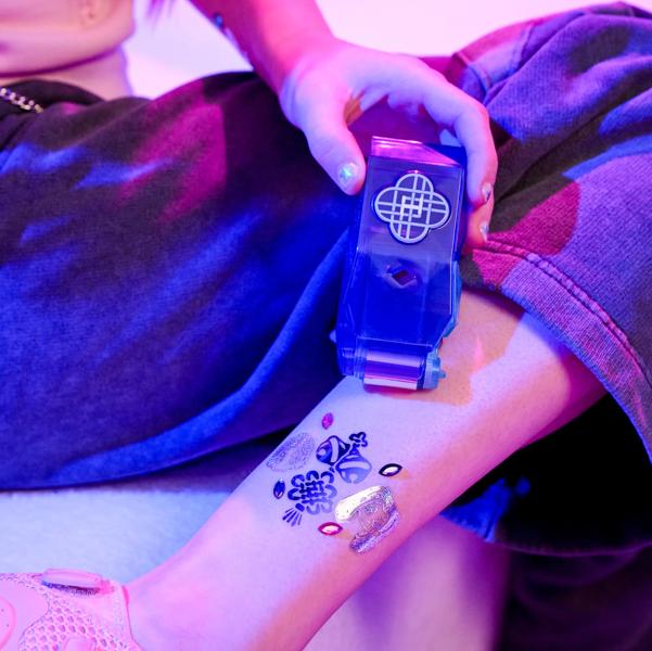 Cool Maker, KPop Demon Hunters HUNTR/X Shimmer Foil Tattoos
