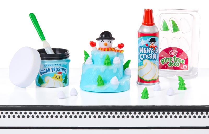 MGA’s Miniverse™ Make It Mini Holiday™ The Grinch™ Dr. Seuss™ Assortment