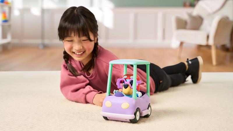 Bluey Chat Mates Figure & Vehicle – Grannies Car with Janet
