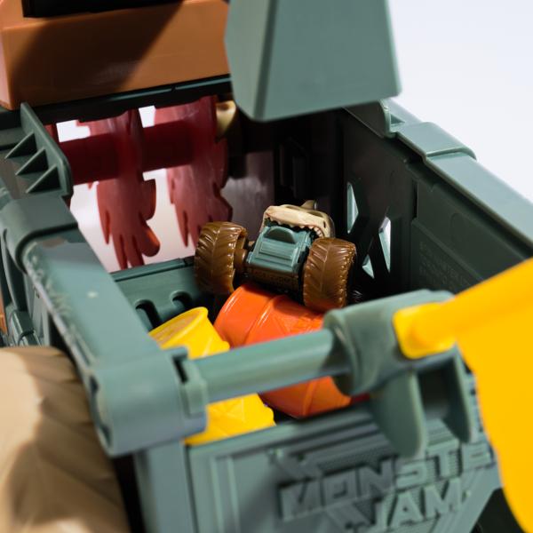 Monster Jam Mini Warthog Playset