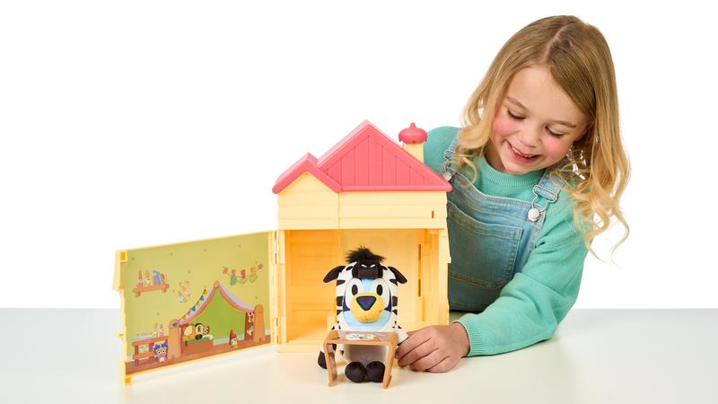 Bluey Playdate Plush Surprise