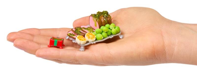 MGA’s Miniverse™ Make It Mini Holiday™ The Grinch™ Dr. Seuss™ Assortment