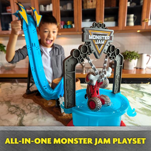 Monster Jam Truck Mud Blasters Truck Wash Playset