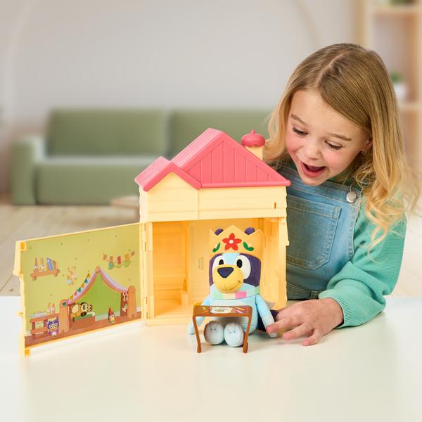 Bluey Playdate Plush Surprise