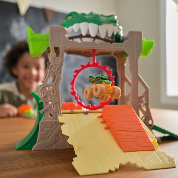 Monster Jam Mini Dragon Dungeon of Doom Playset